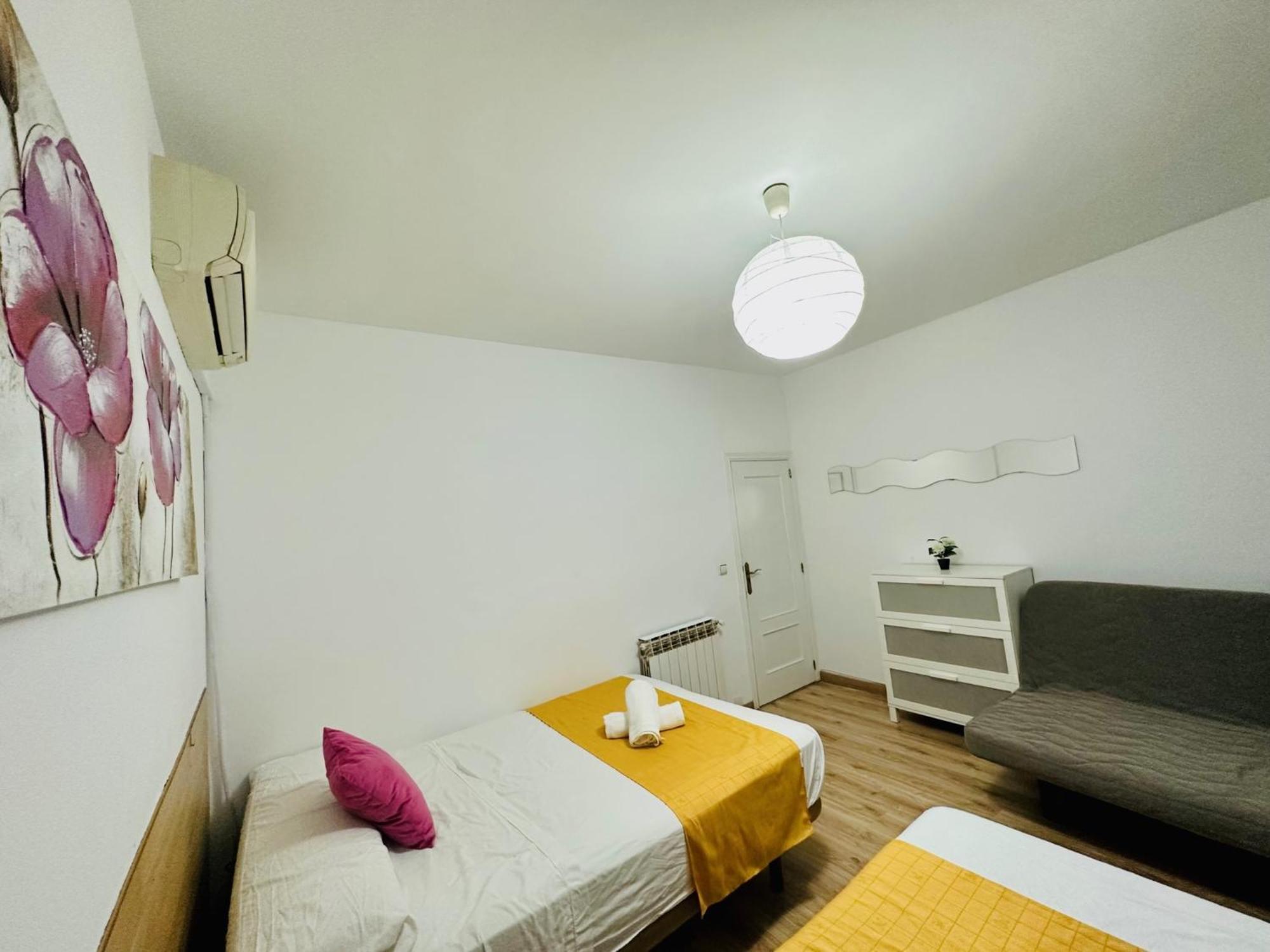 Punta Me Rooms In Madrid Downtown Luaran gambar